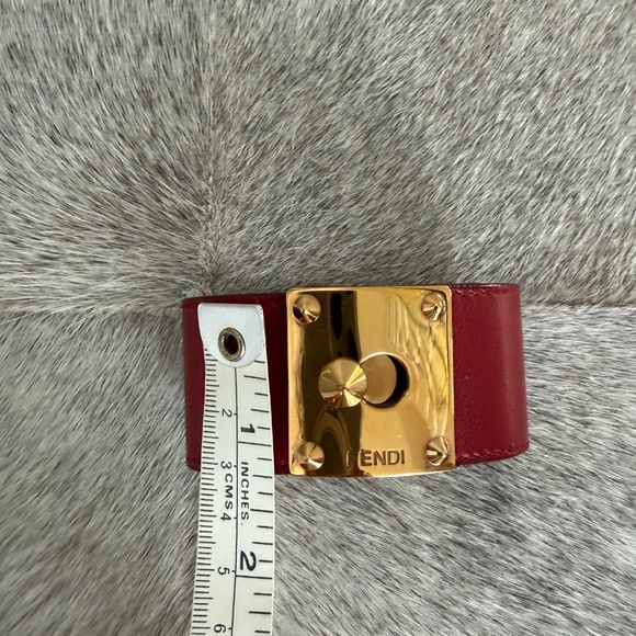 AUTHENTIC FENDI LEATHER CUFF - Picture 8 of 8